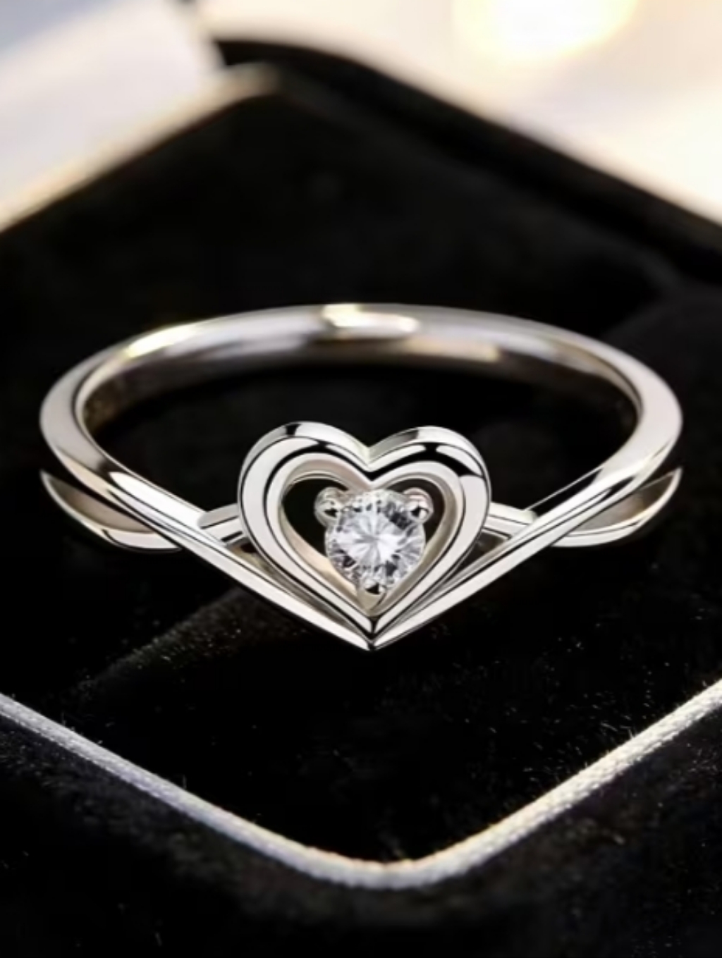 520 Minimalist Heart-Shaped Silver Tone Ring With Cubic Zirconia Size 7 10$